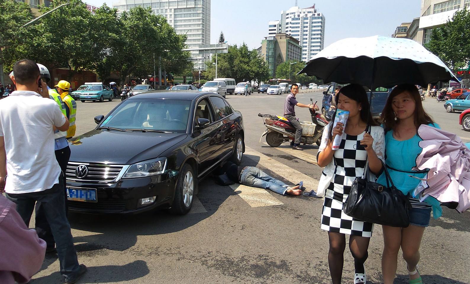 撞死碰瓷党_碰瓷行为_碰瓷党伎俩