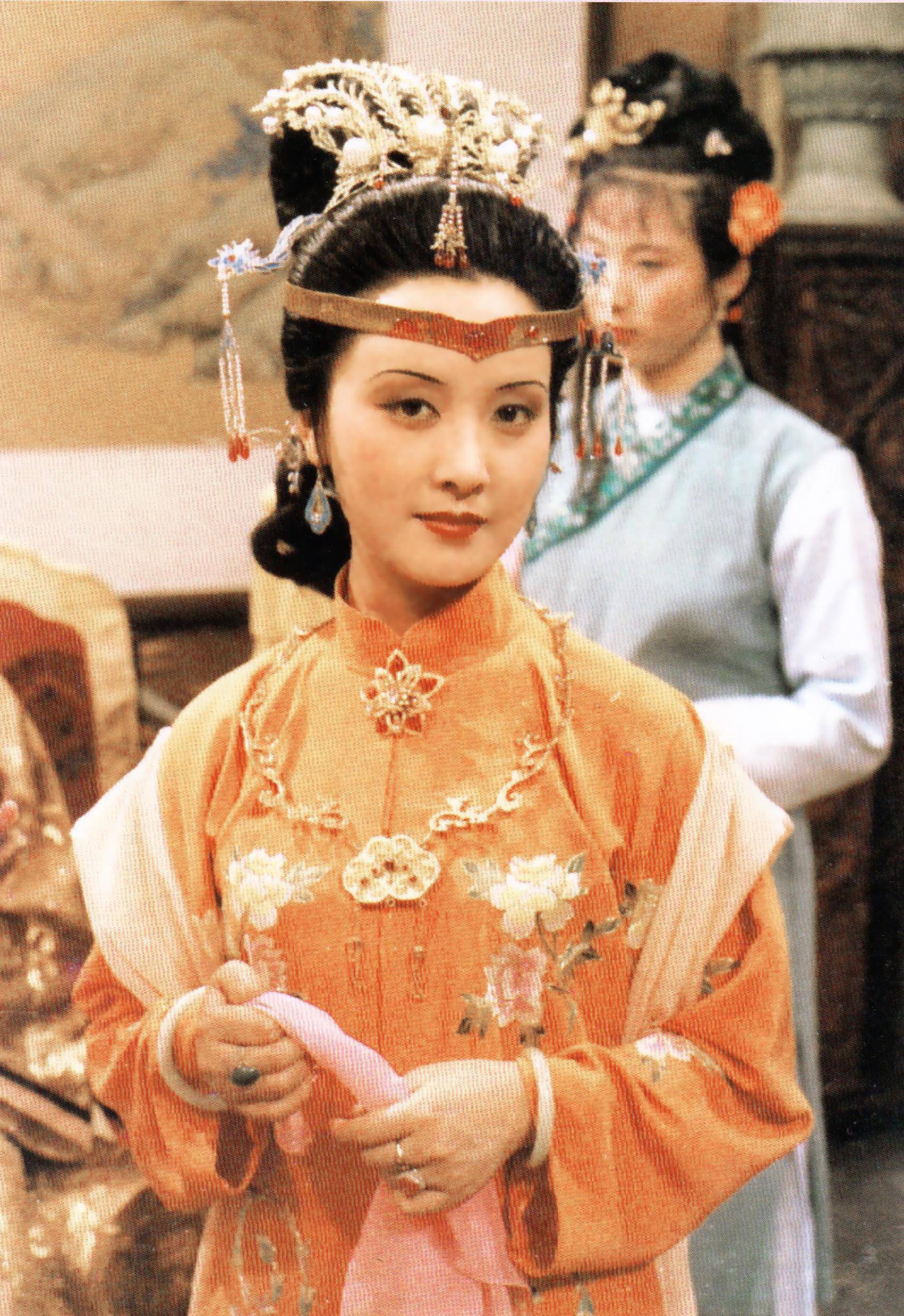 张国立前妻 urlifengcom_邓婕张国立重组家庭经历_邓婕养女张默成长故事