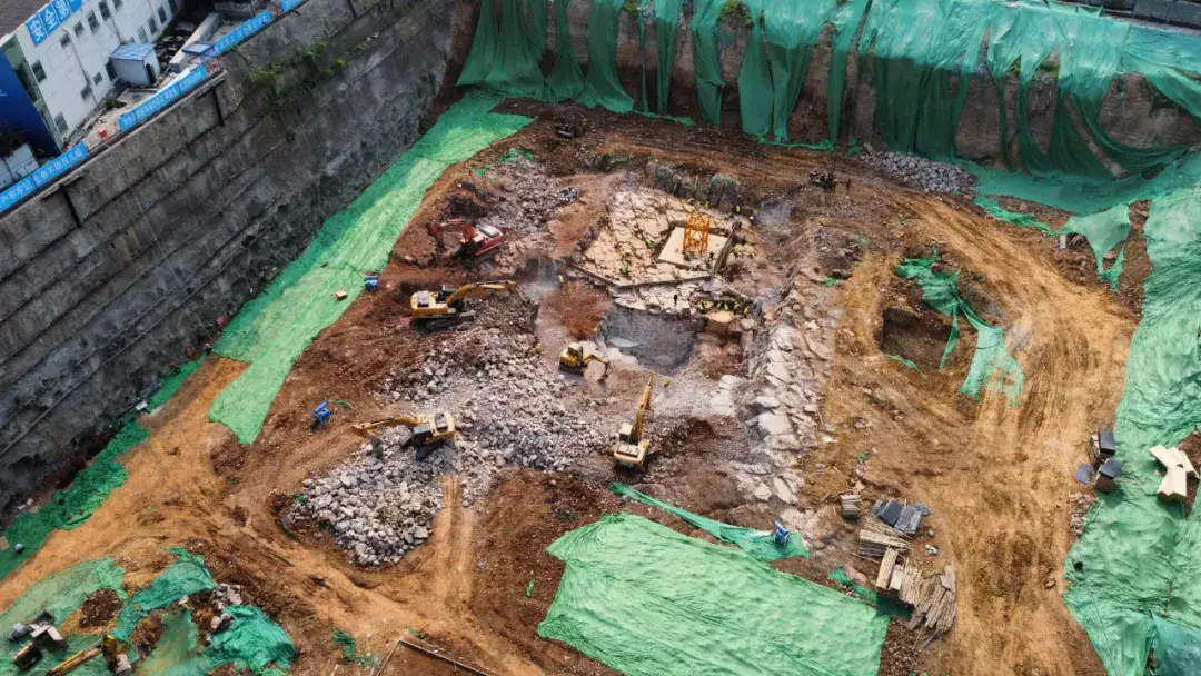 济南恒大金融中心_济南CBD摩天大楼复工进度_绿地山东国际金融中心建设情况