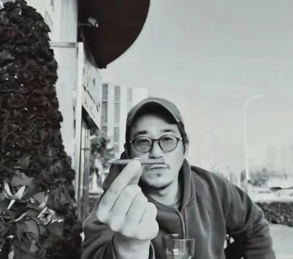 张国立前妻 urlifengcom_罗秀春 张国立 守寡母亲