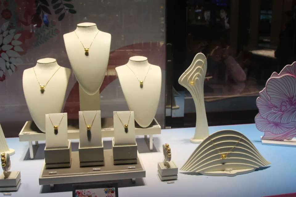 央行新规：黄金现金交易超10万元需报告，专家称对普通人影响不大