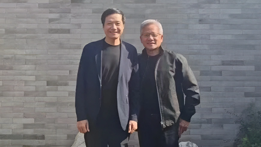 黄仁勋年内第三度访华，与雷军合影曝光并定档7·16北京吹风会