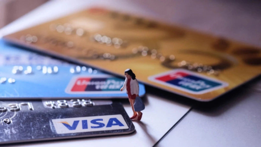 信用卡“高端退烧”：招行带头砍权益，行业告别烧钱时代