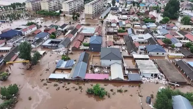 暴雨红色预警：北京强降雨，山区及浅山区风险极高