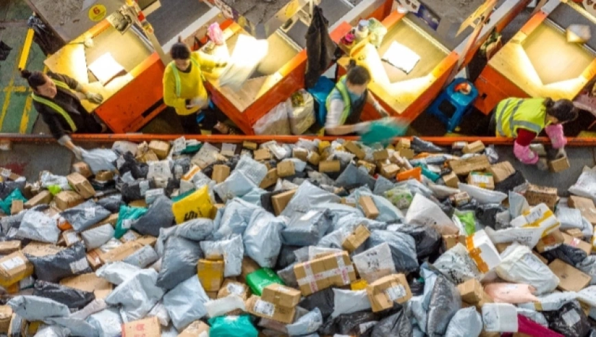 多地快递协会倡议抵制“内卷式”竞争，广东、浙江等地率先涨价。