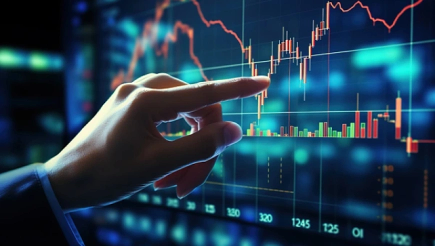 A股三大指数涨跌不一，沪指跌0.39%，创业板指跌0.75%