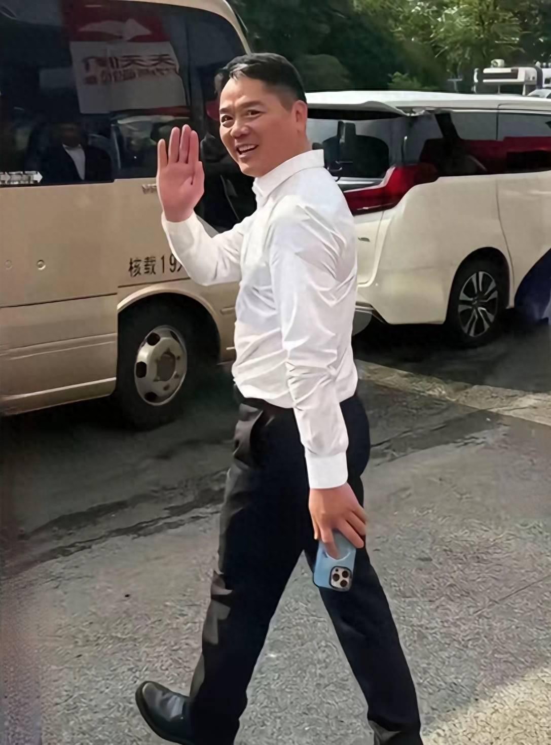 现在明星都用什么手机_苹果品牌选择 国产厂商竞争力 消费者品牌选择自由