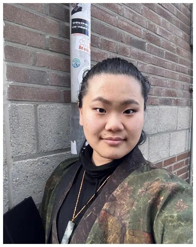 毕凌网络暴力事件_毕福剑酒后失言事件_毕福剑饭局照片