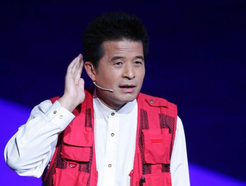 毕福剑落魄现状引热议！是咎由自取还是冤枉好人？