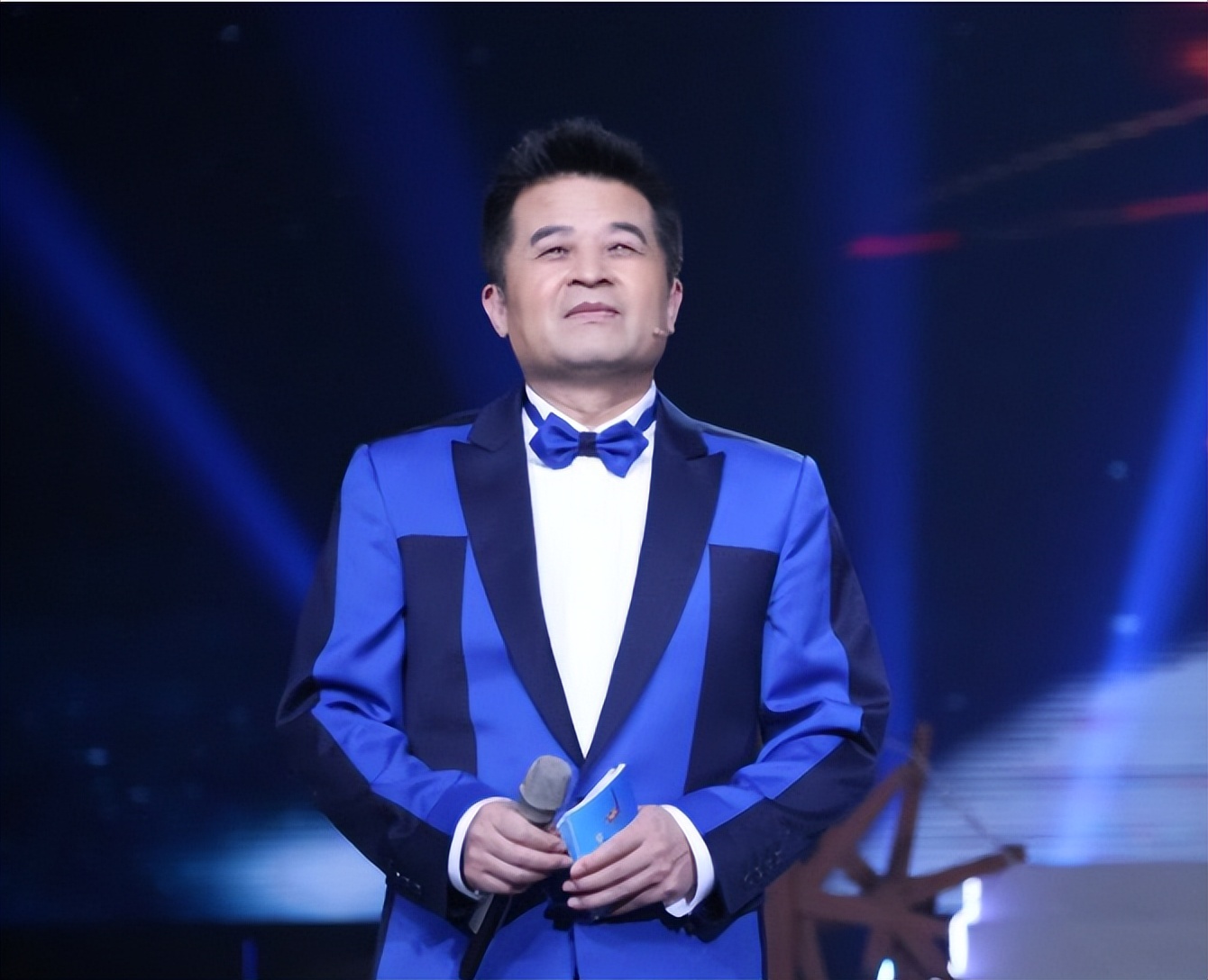 毕福剑近况_毕福剑饭局照片_毕福剑写错字事件