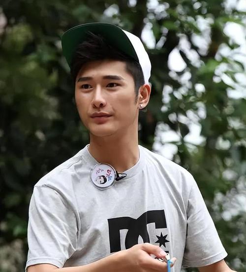 朱梓骁包养传闻_朱梓骁肛裂事件_朱梓骁为什么退出