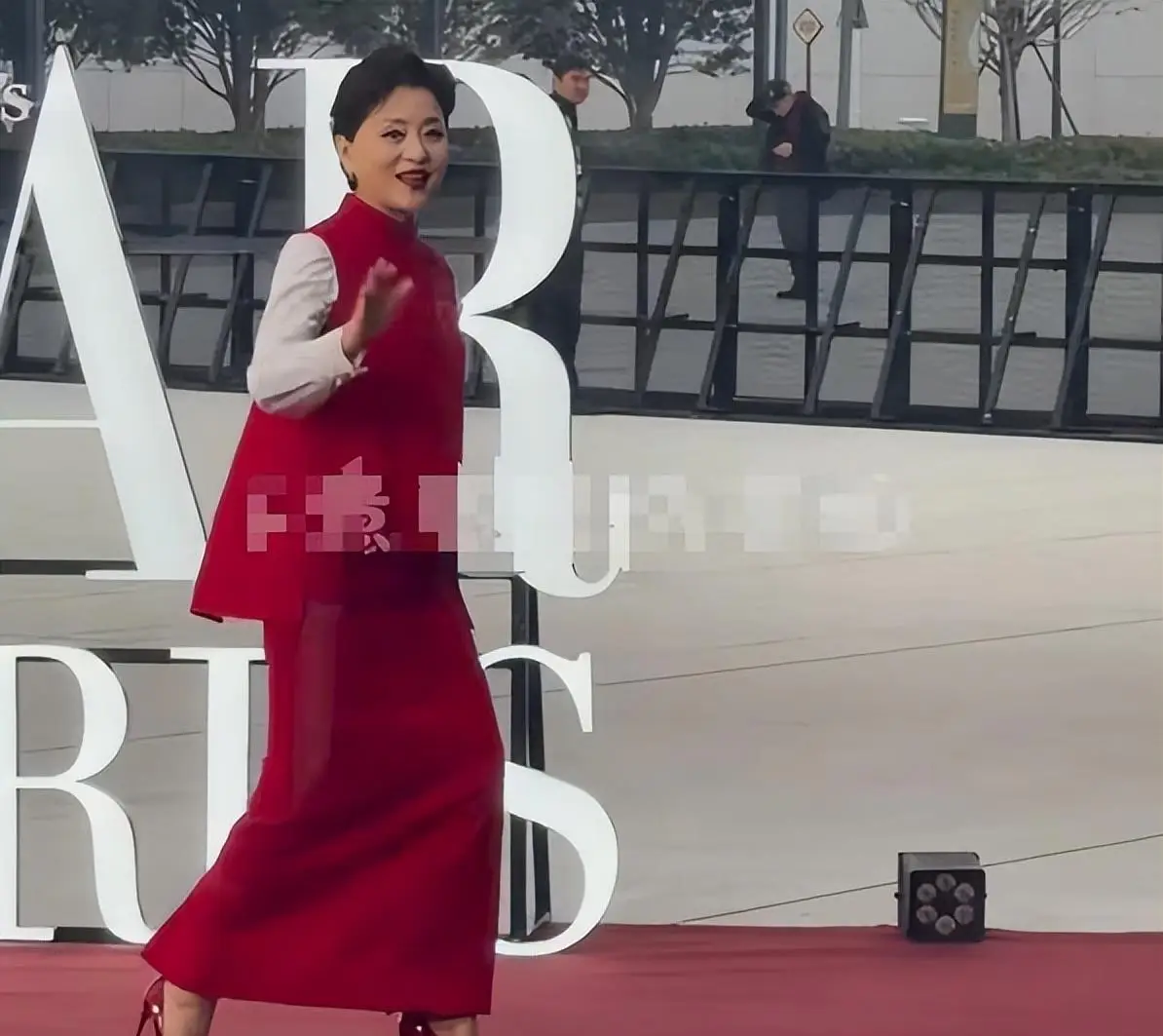 欧阳夏丹还在央视吗_杨澜 央视美女主持人 90年代最美女主持人