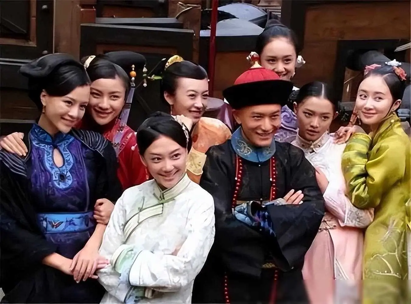 雷洪人生巅峰与落魄经历_雷洪五房妻子_雷洪财富与婚姻变迁故事