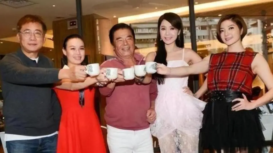 雷洪五房妻子_雷洪六位妻子_雷洪发妻支持经历