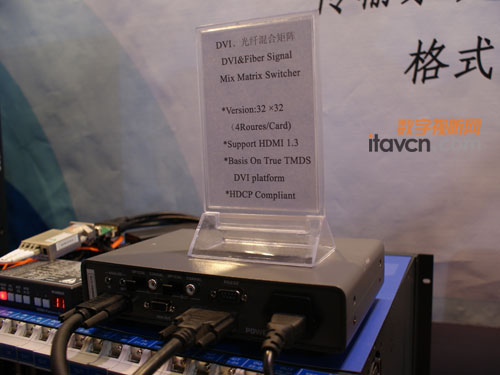 利国电子DVI光纤混合矩阵