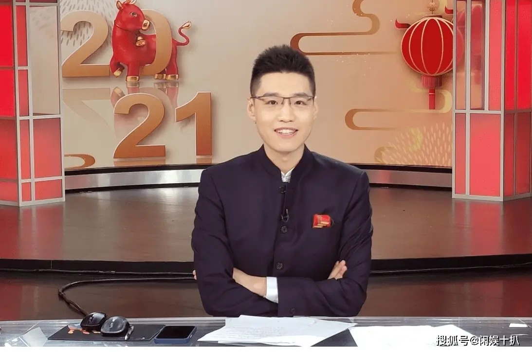 中央财经频道男主持人_刘仲萌主持经历_央视财经频道主持人刘仲萌