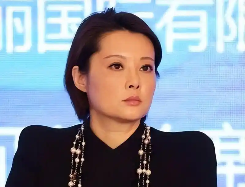 袁立边缘化原因_袁立与徐威_袁立经历