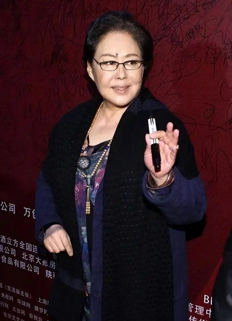 袁立与徐威_袁立边缘化原因_袁立经历