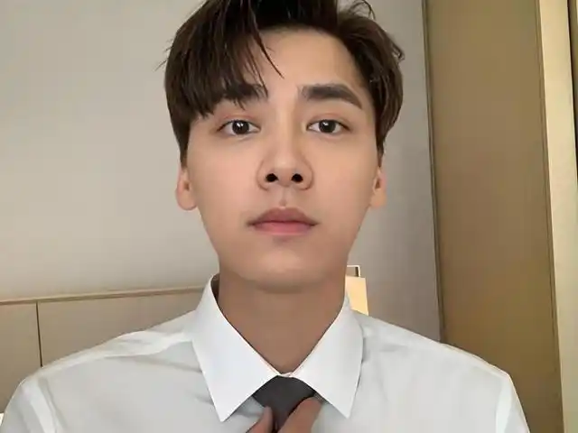 李易峰巅峰时期回顾_杨洋和吴亦凡照片大全_李易峰近况