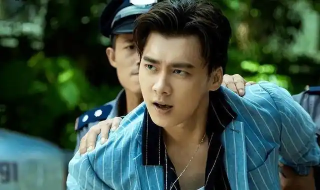 李易峰巅峰时期回顾_李易峰近况_杨洋和吴亦凡照片大全