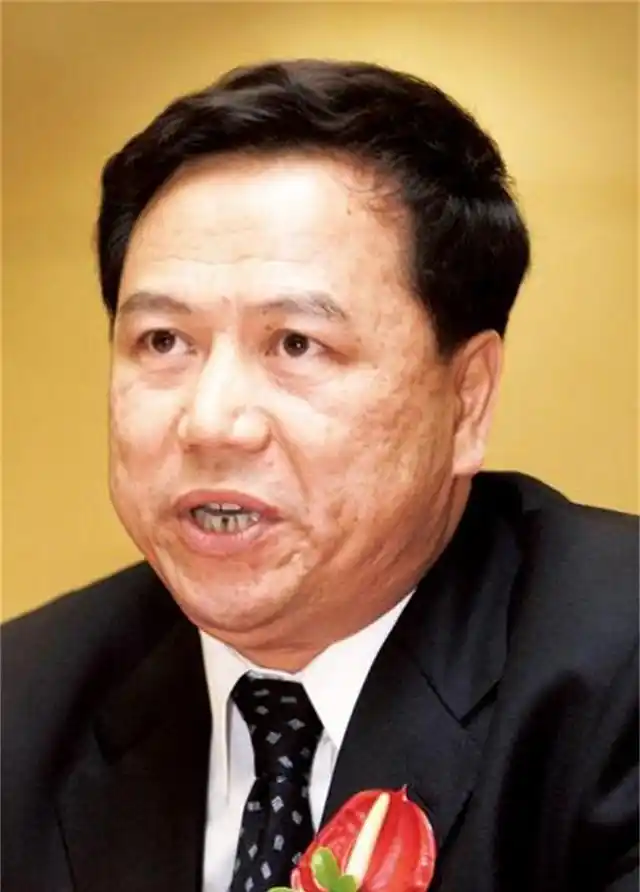 王艳与王志才的故事：从相识到携手，背后有着怎样的经历？