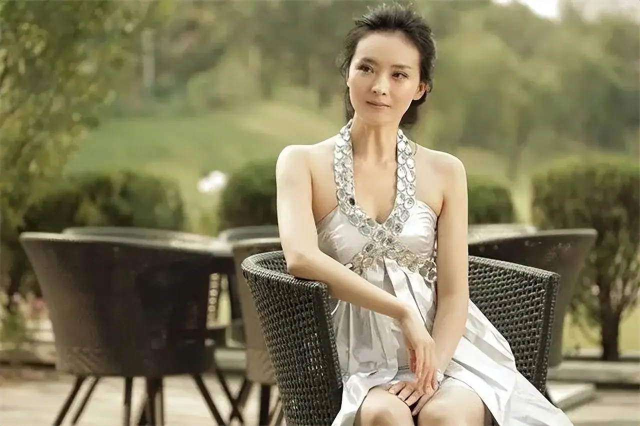 王艳跟王志才的照片_王艳丈夫欠赌债_王艳演艺生涯经历