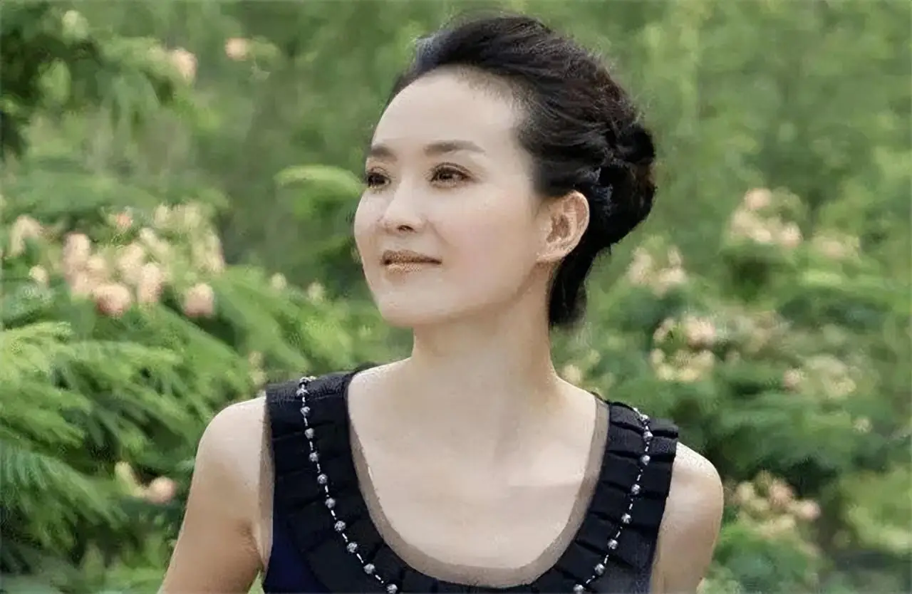 王艳丈夫欠赌债_王艳跟王志才的照片_王艳演艺生涯经历