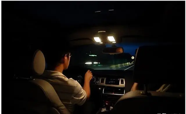 佟瑶主持生涯经历_四川卫视主持人佟瑶_四川卫视主持人马跃征