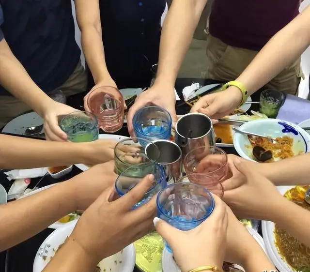 四川卫视主持人佟瑶_佟瑶主持生涯经历_四川卫视主持人马跃征