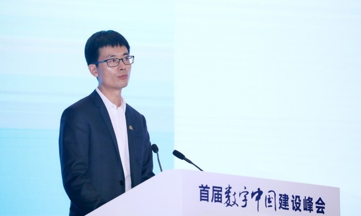 央行加强互联网金融风险防范化解 腾讯为金融云入股长亮科技 | AI金融评论晚报