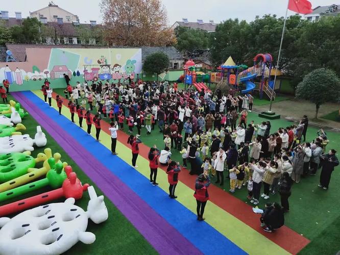 学校演习变搞笑赛跑,学生跑丢方向笑翻全场