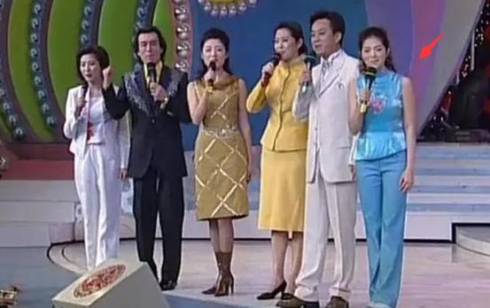 央视国脸李修平退休后生活_央视主持人欧阳夏丹近况_主持人欧阳夏丹全身