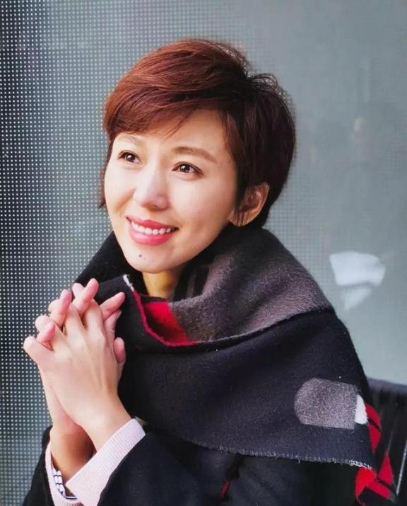 主持人欧阳夏丹全身_欧阳夏丹 央视新闻联播 主持人生涯