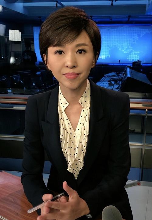 欧阳夏丹 央视新闻联播 主持人生涯_主持人欧阳夏丹全身