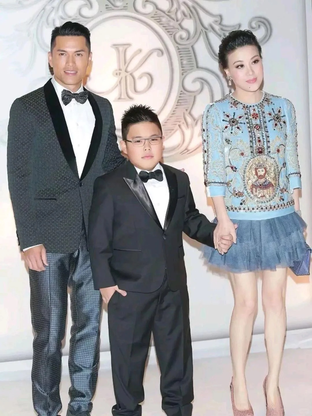 杨小娟商业成就_吕良伟杨小娟_吕良伟的老婆图片