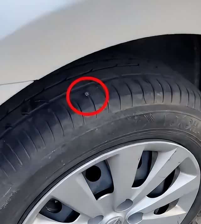 备胎多久需充气?教你安全换胎步骤
