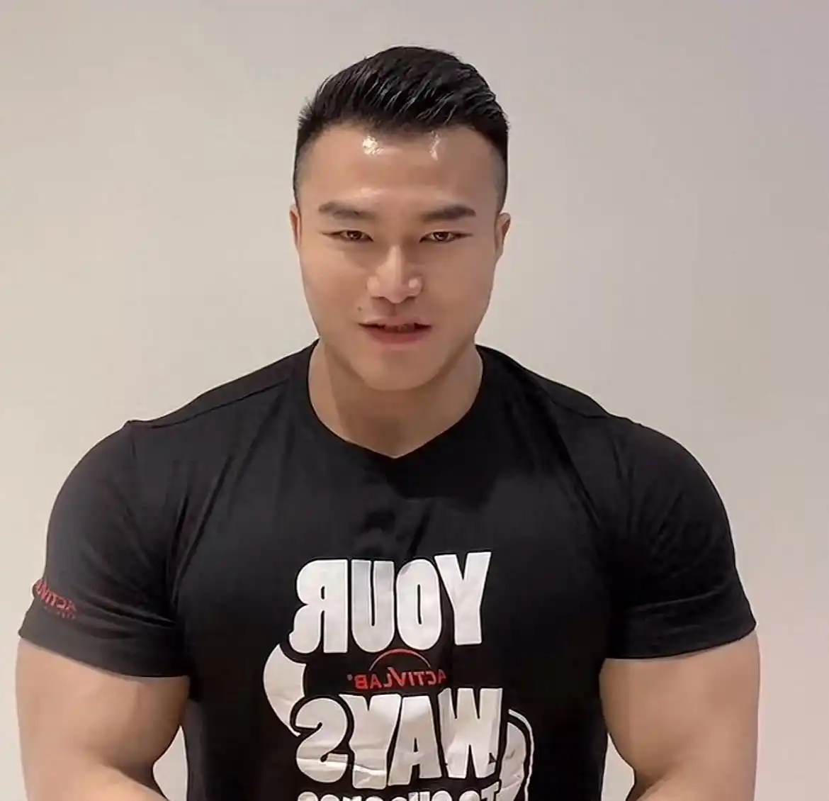 知名健身博主去世，和类固醇有关？健身过度危害大