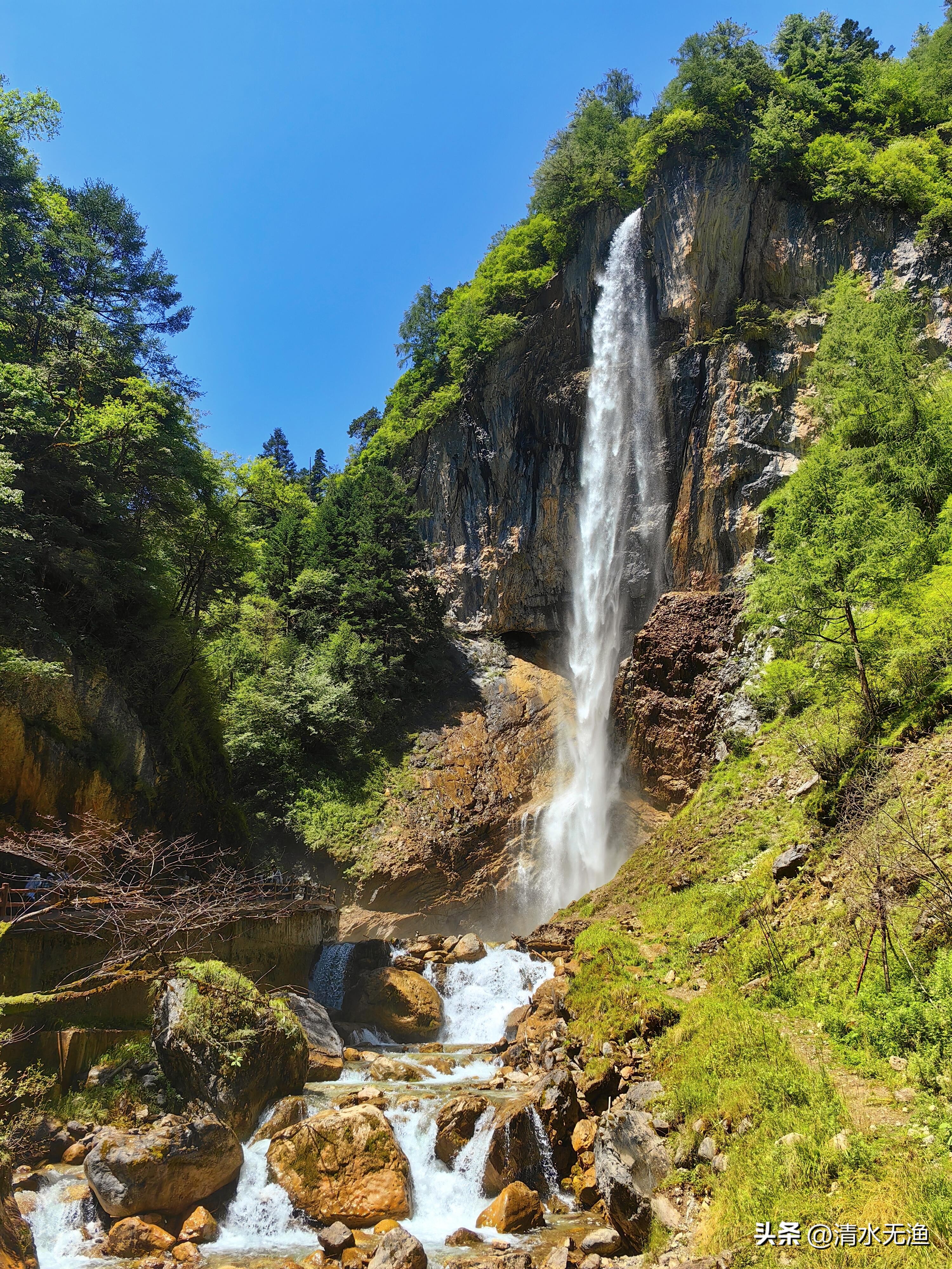 敦煌莫高窟特点_嘉峪关崆峒山麦积山石窟_甘肃5A级景区