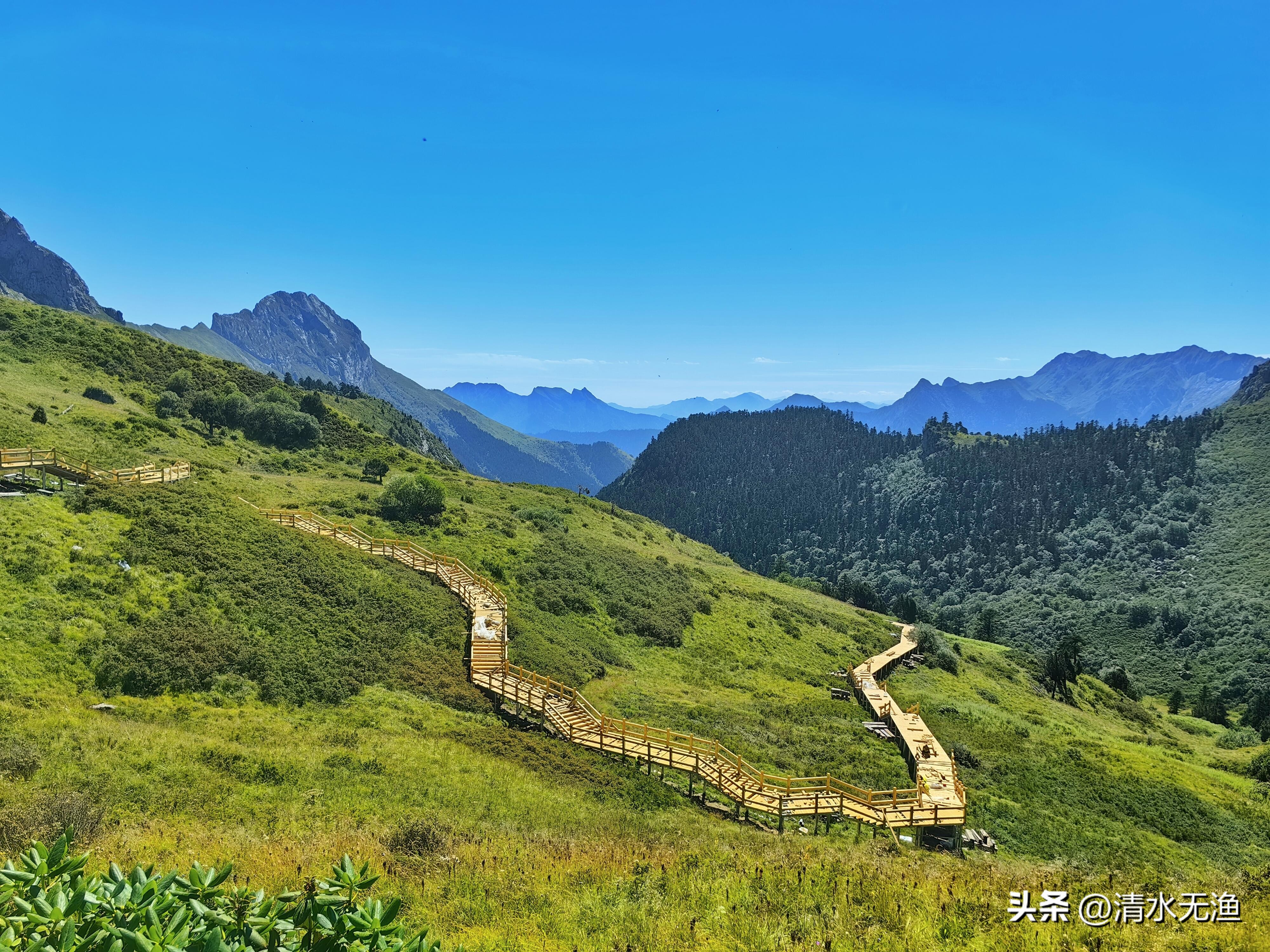 敦煌莫高窟特点_嘉峪关崆峒山麦积山石窟_甘肃5A级景区