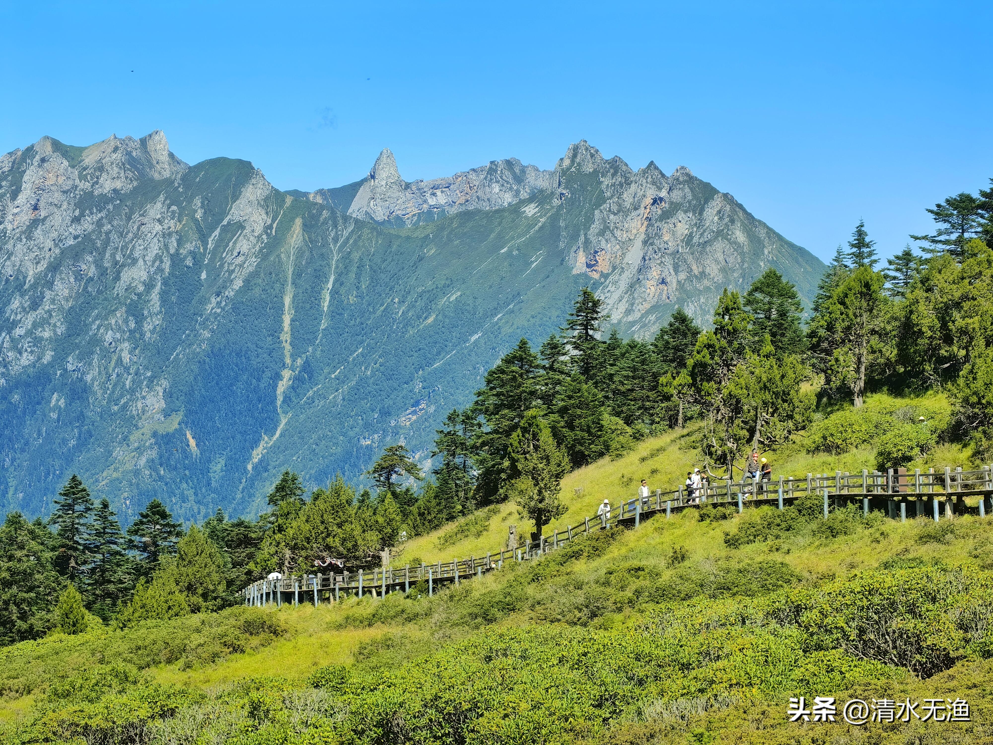 敦煌莫高窟特点_甘肃5A级景区_嘉峪关崆峒山麦积山石窟