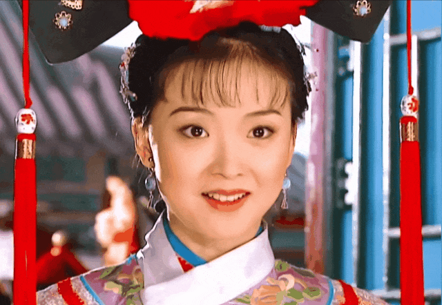 王艳老公王志才图片_嫁入豪门直播带货的王艳 王志才限制消费 豪门阔太再就业现象分析