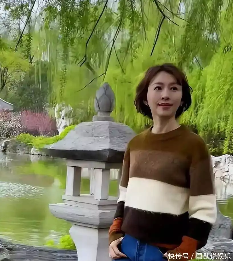 欧阳夏丹不主持新闻联播了吗_欧阳夏丹离开央视后的生活_欧阳夏丹主持生涯回顾