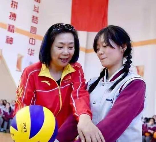 女排精神梁艳_中国女排梁艳_女排梁艳的女儿