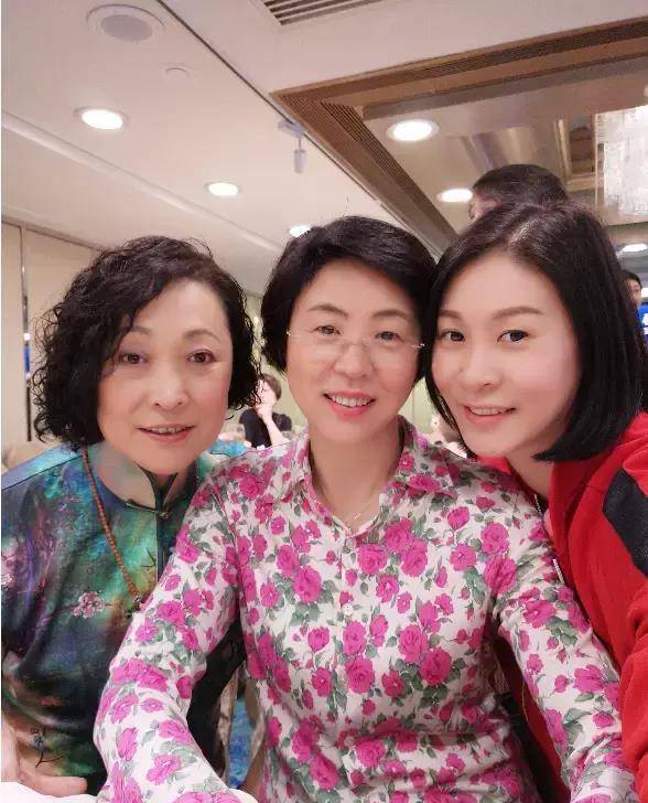 梁艳 中国女排五连冠 女排运动员_女排梁艳的女儿
