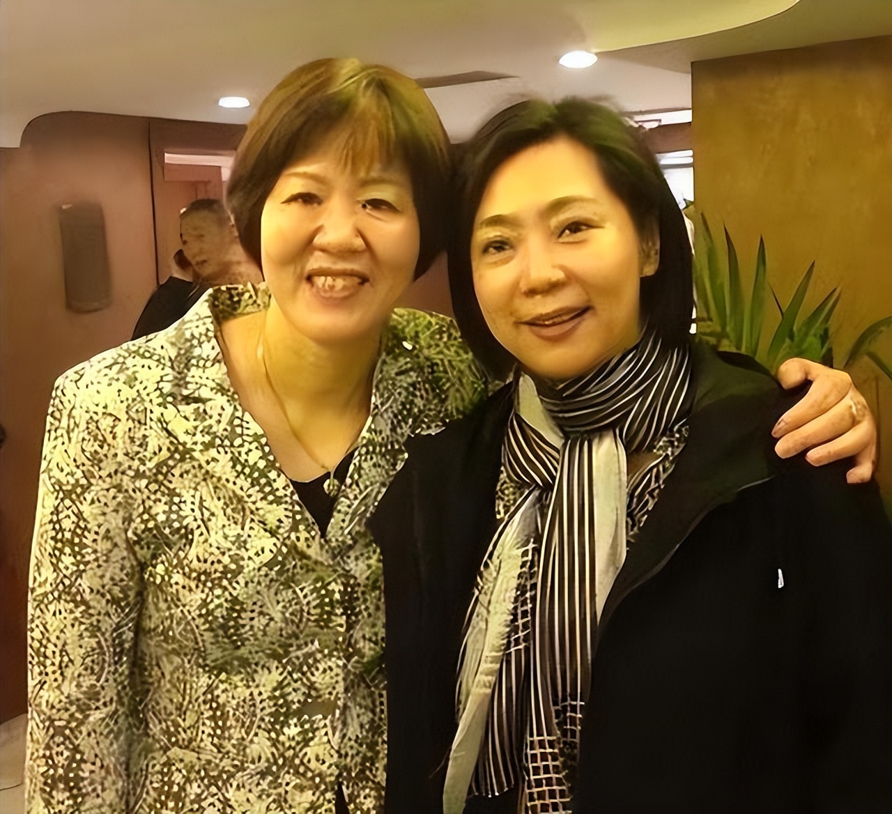 梁艳 中国女排五连冠 女排运动员_女排梁艳的女儿