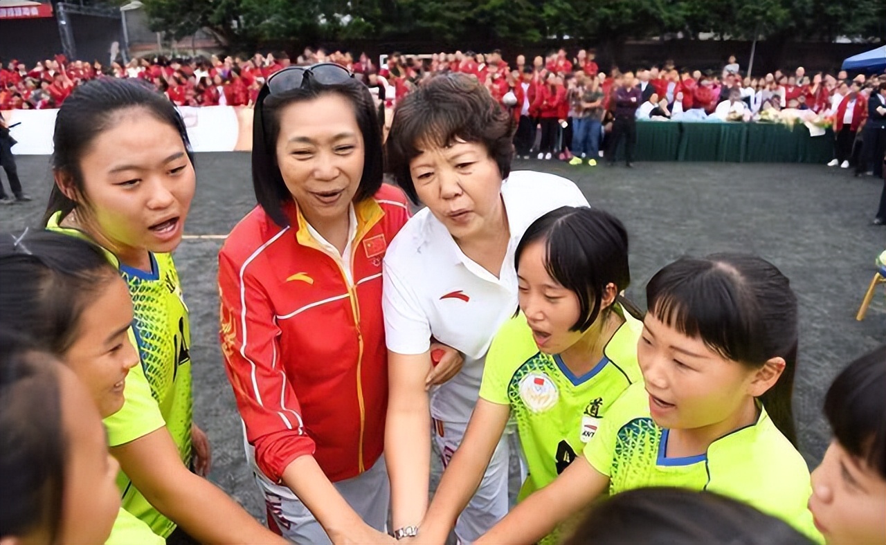 女排梁艳的女儿_梁艳 中国女排五连冠 女排运动员