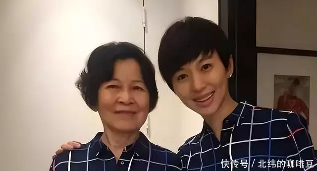 欧阳夏丹不主持新闻联播了吗_欧阳夏丹 央视离职原因 抖音发展_欧阳夏丹 央视主持人 抖音博主