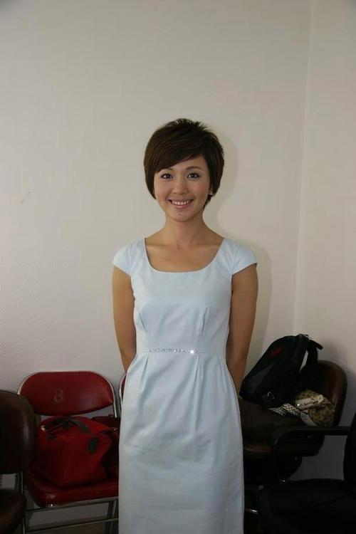 欧阳夏丹不主持新闻联播了吗_欧阳夏丹 主持生涯 央视新闻联播