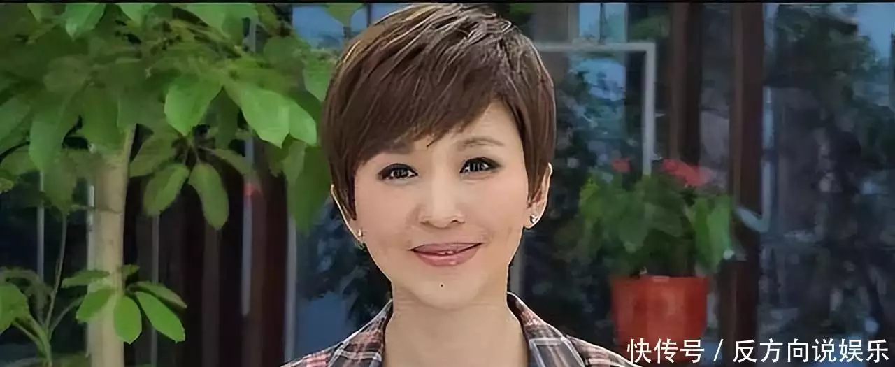 欧阳夏丹不主持新闻联播了吗_欧阳夏丹 央视主播 家庭原因离职 欧阳夏丹 主持生涯 退出央视原因