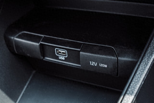 车载USB充电问题多，手机耗电快？原来是这些原因